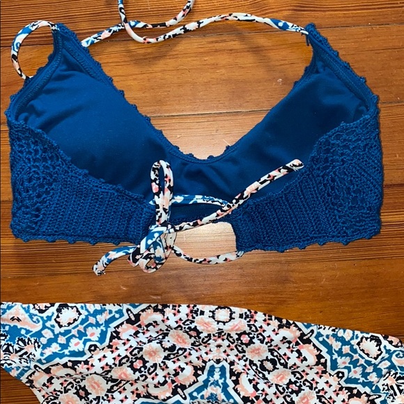 Matching Bikini Set - Picture 4 of 5